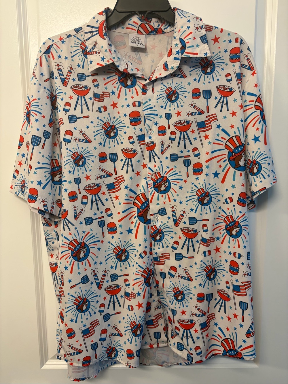 Buc-Ees Mens L Button Up Shirt 4th of July Patriotic America BBQ Allover Print